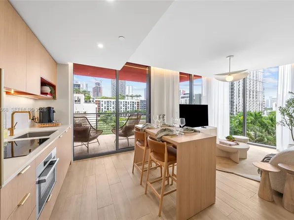 90 NE 32nd St, Miami, FL