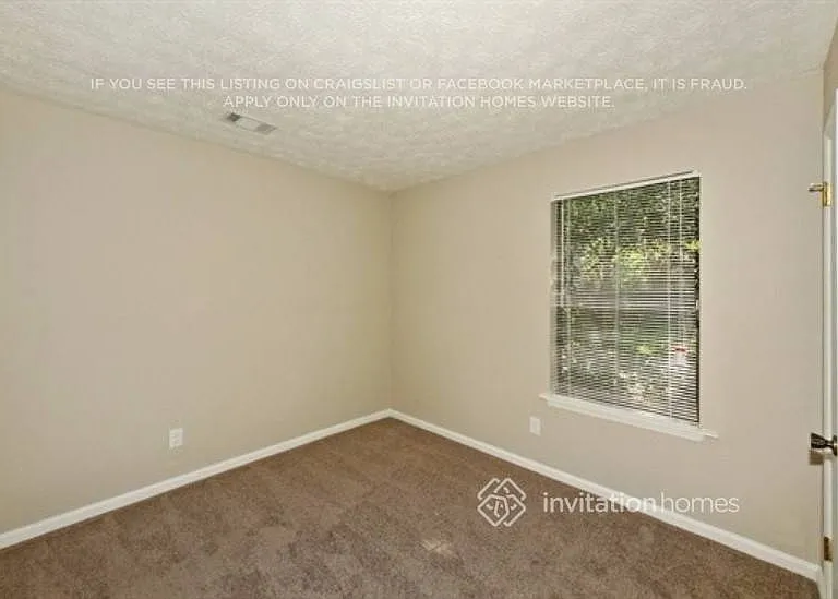 2399 Stonebridge Ln — Photo 7