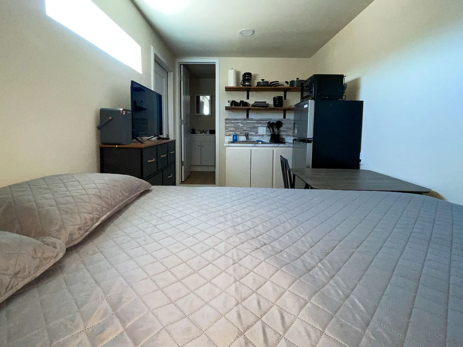 1 bed, 200 sqft, $700 — Photo 2