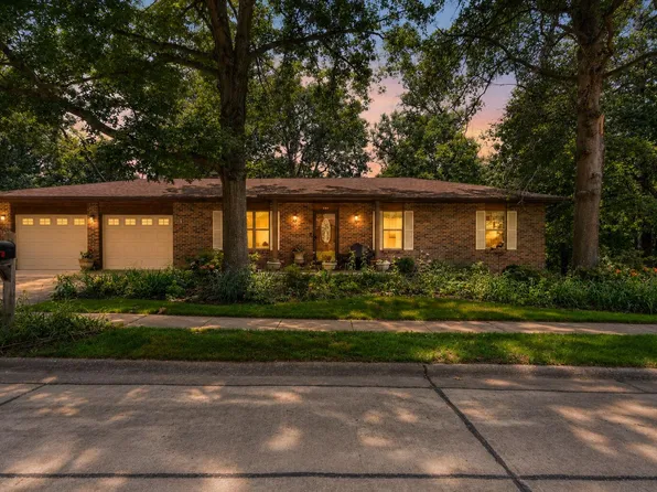 304 Oakridge Ct, Columbia, MO 65203
