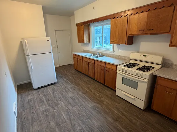 460 E 24th St #1, Erie, PA 16503