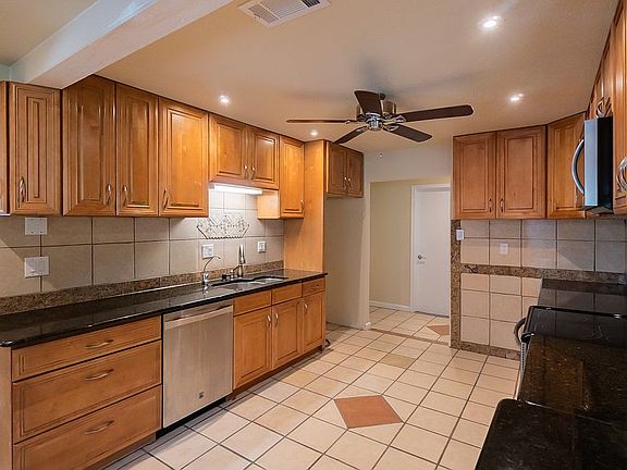 4th image of 477 Brenda Dr