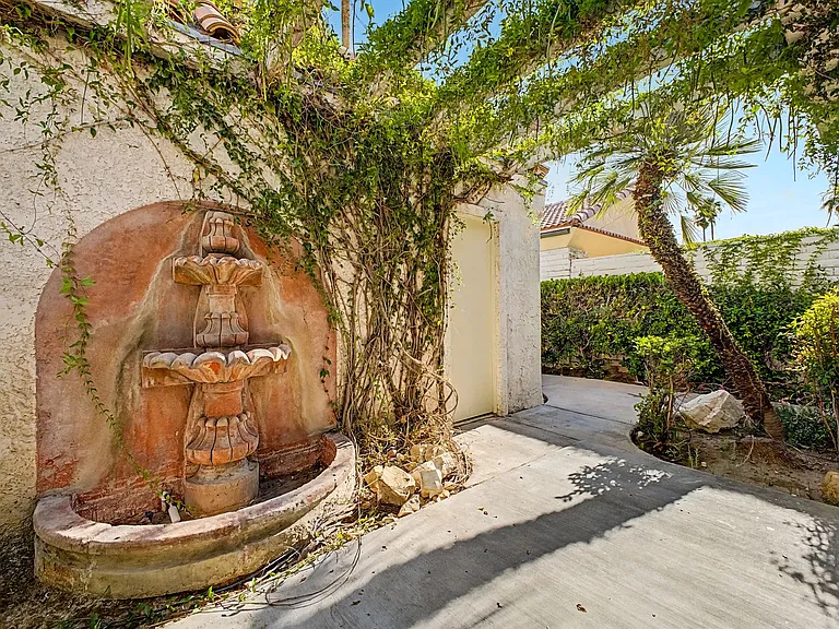 3159 Bel Air Dr — Photo 20