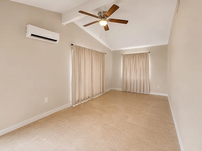 5110 Village Grn — Photo 9