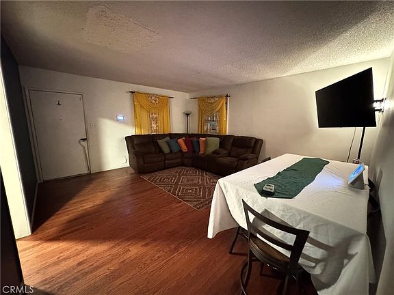 4th image of 910 W 138th St