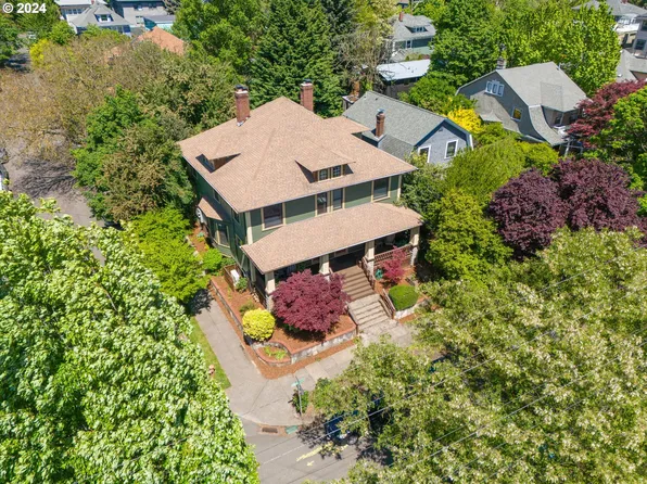 1303 SE Madison St, Portland, OR 97214