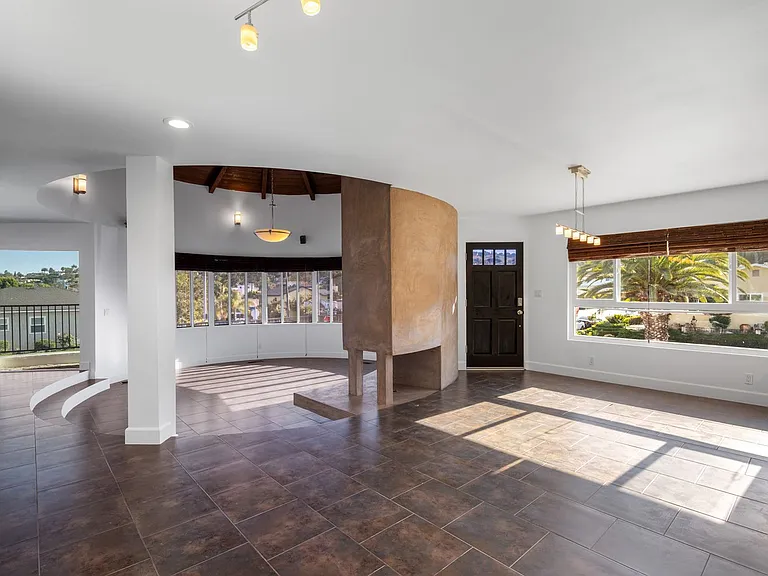 1380 W 9th St — Photo 26