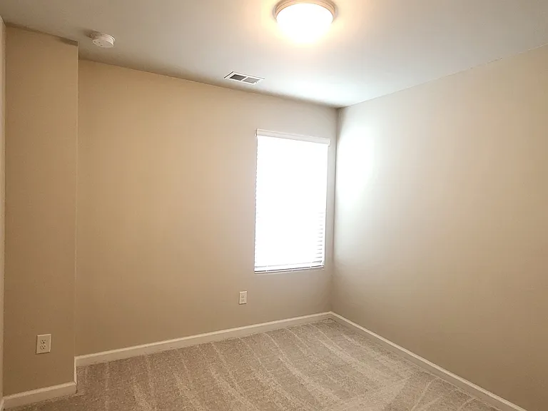 54 Laurel Dr E — Photo 17