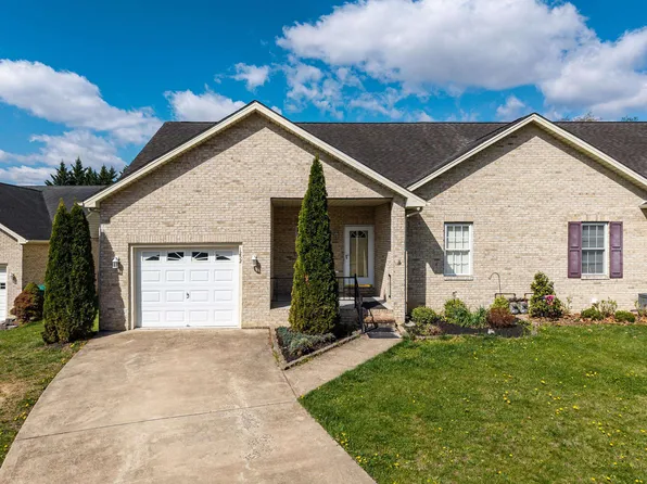 1252 White Rock Ct, Woodstock, VA 22664