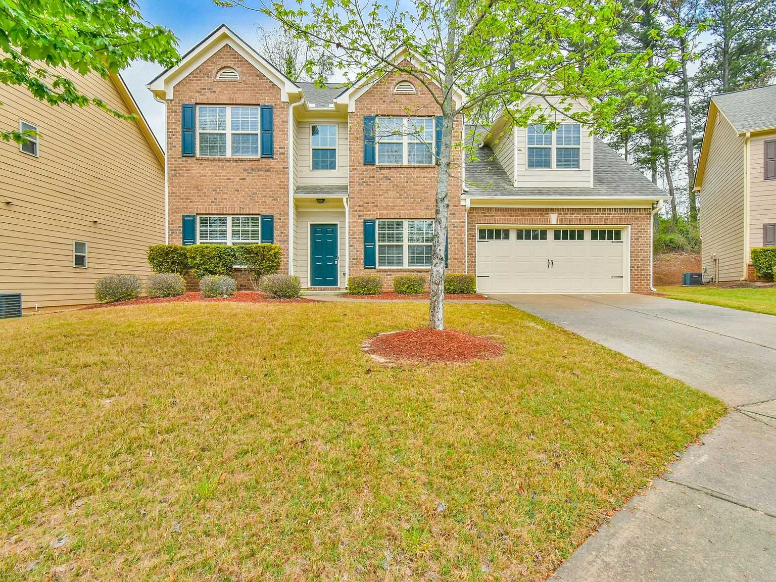 4 bed, 2.5 bath, 2302 sqft, $2,245 — Photo 1