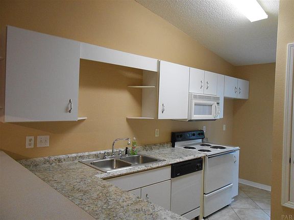 3rd image of 2424 Spyglass Cir
