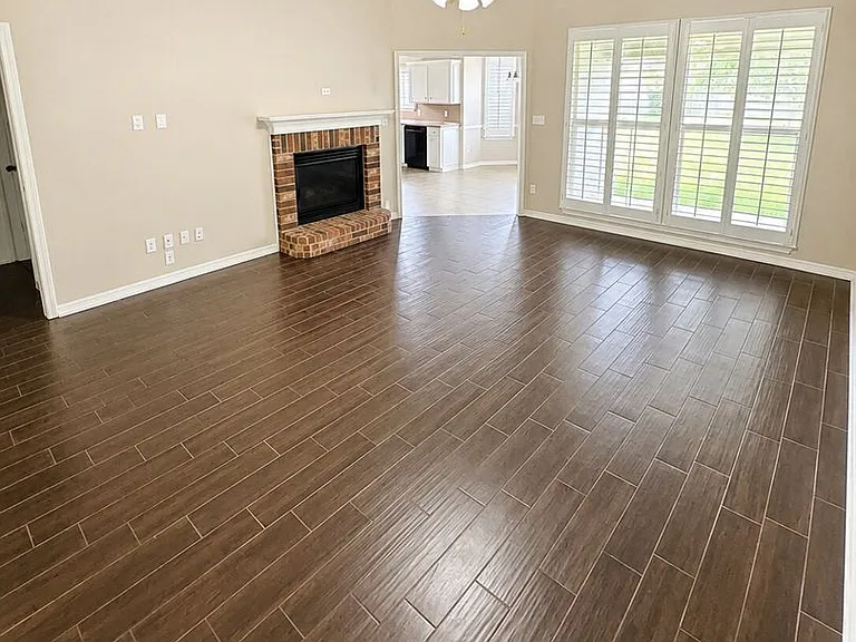 2914 Le Oaks — Photo 2