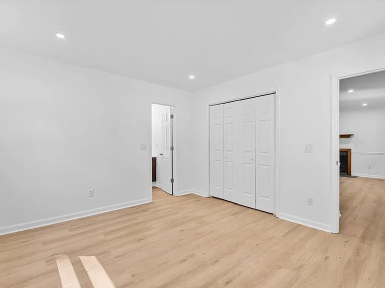 120 Arcaro Dr — Photo 11