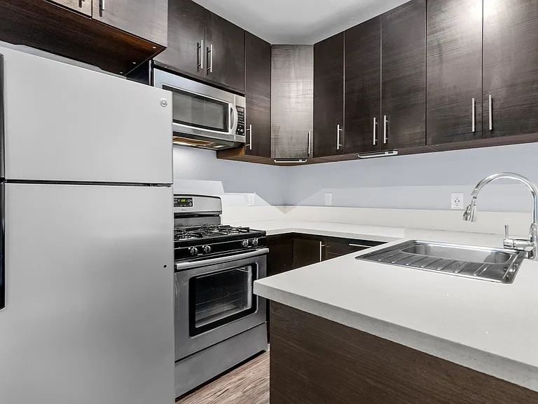 138 Elm Avenue — Photo 32
