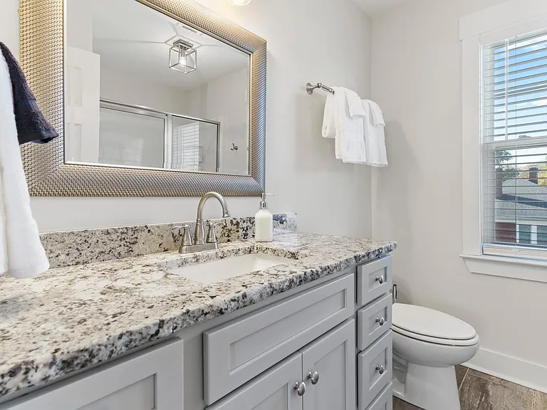 105B McCall St — Photo 102