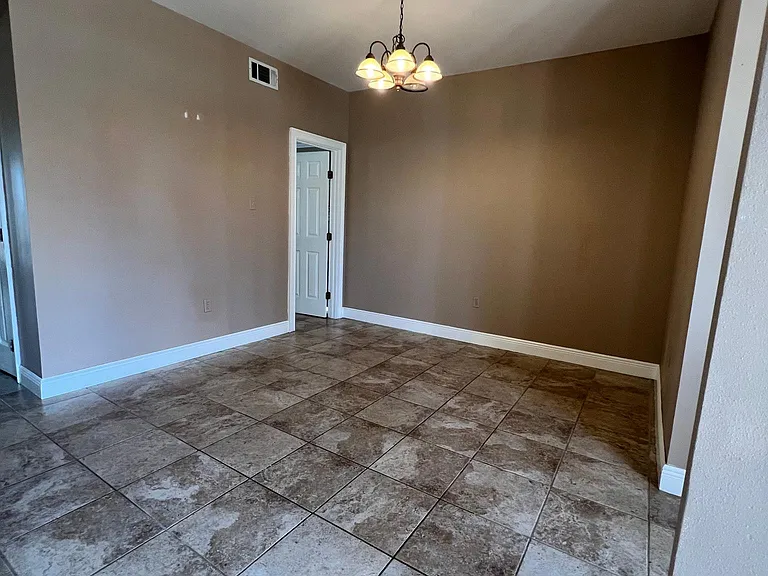 3833 Corinne Ave — Photo 11