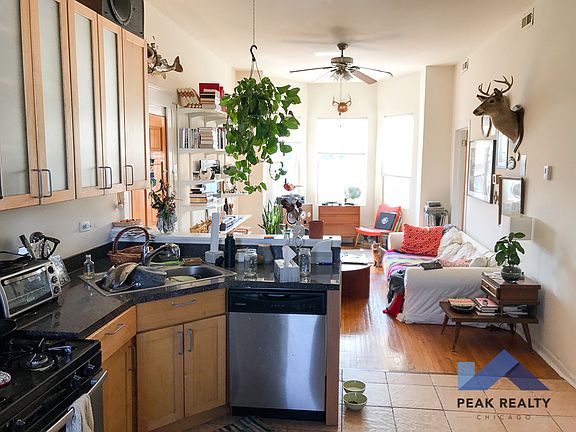 4th image of 2940 W Augusta Blvd #2942-2
