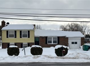 6836 E High St, Lockport, NY 14094