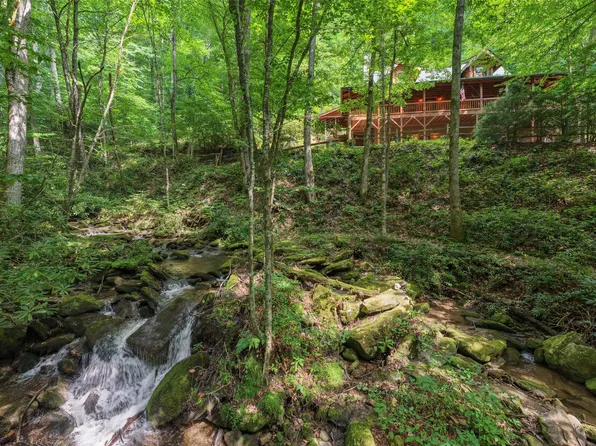 343 Bear Track Drive, Tuckasegee, NC 28