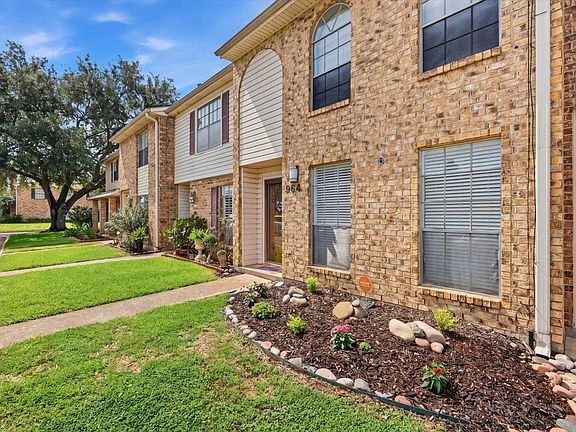 2nd image of 964 Sunmeadow Dr
