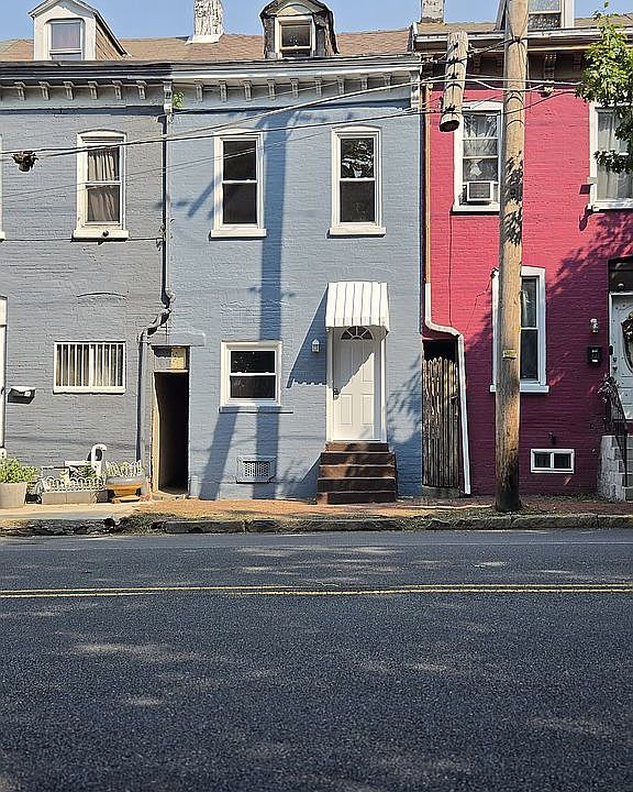 1st image of 313 W Buttonwood St
