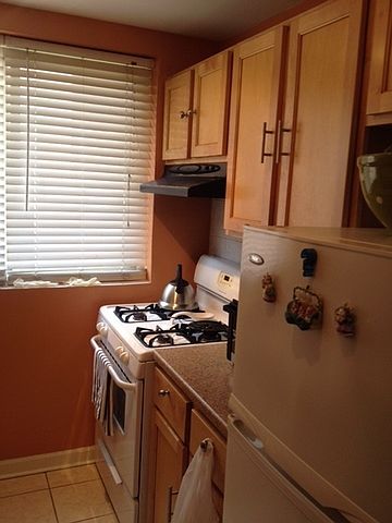 1st image of 6827 N Oakley Ave APT 2C