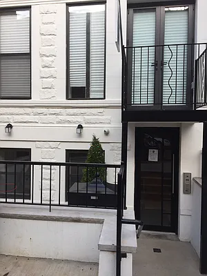 Rented by Uptown Flats LLC | media 27