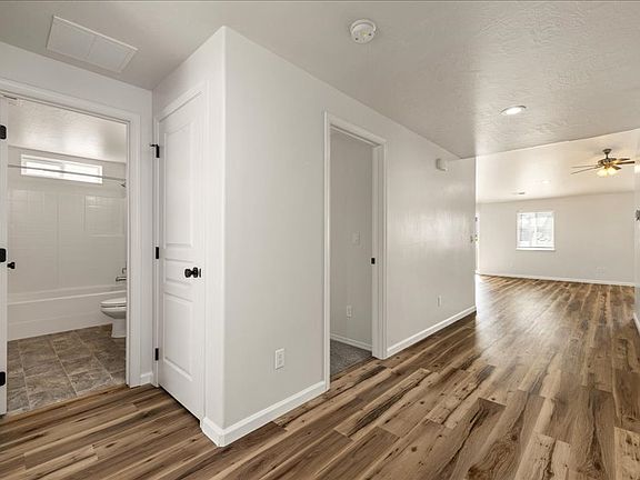5th image of 1831 E Mesa Fls