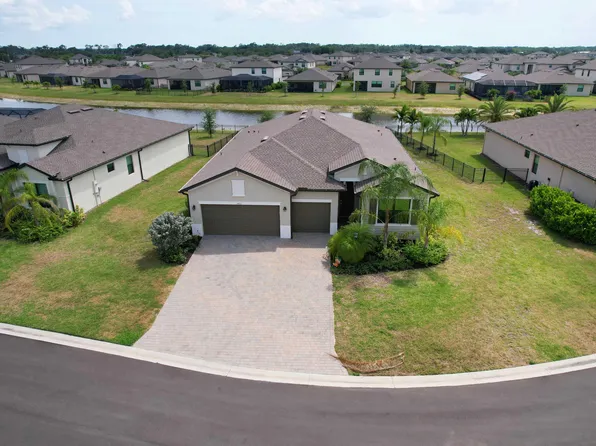 3413 Nombella Court, Fort Myers, FL 33905