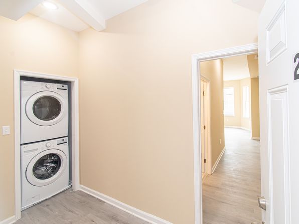 2027 McCulloh St #2