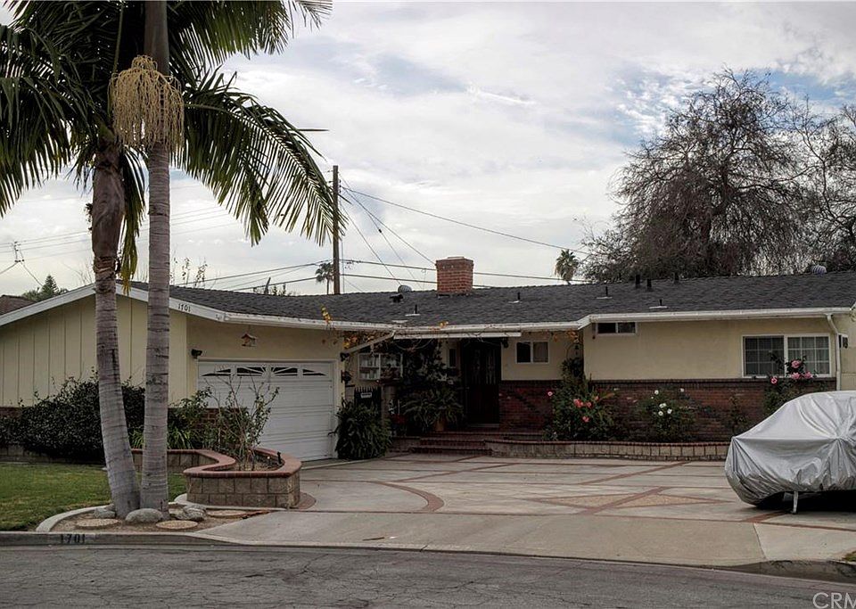 1st image of 1701 S Garden Dr