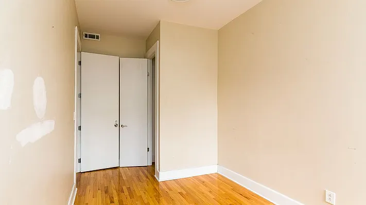 Rented by Nooklyn NYC LLC | media 18