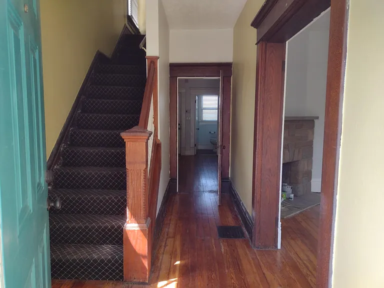 1361 Hamlet St — Photo 2