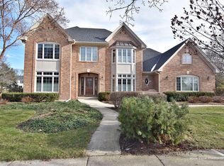 402 Hunt Club Dr, Saint Charles, IL 60174