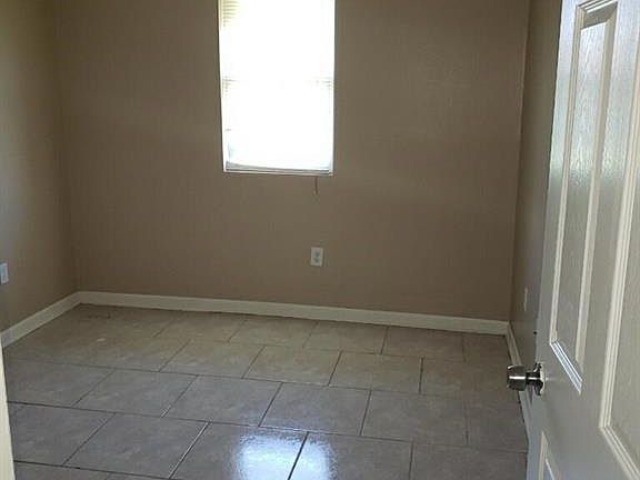 4th image of 3109-11 Daniel Dr