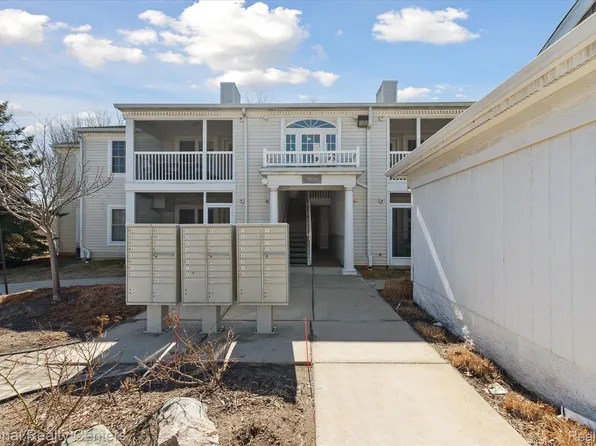 2267 S Main St #33, Ann Arbor, MI 48103