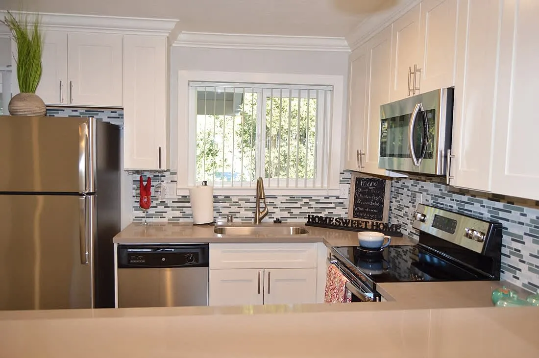 Los Altos Court — Photo 4