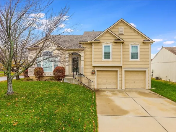 1805 W Fredrickson Cir, Olathe, KS 66061