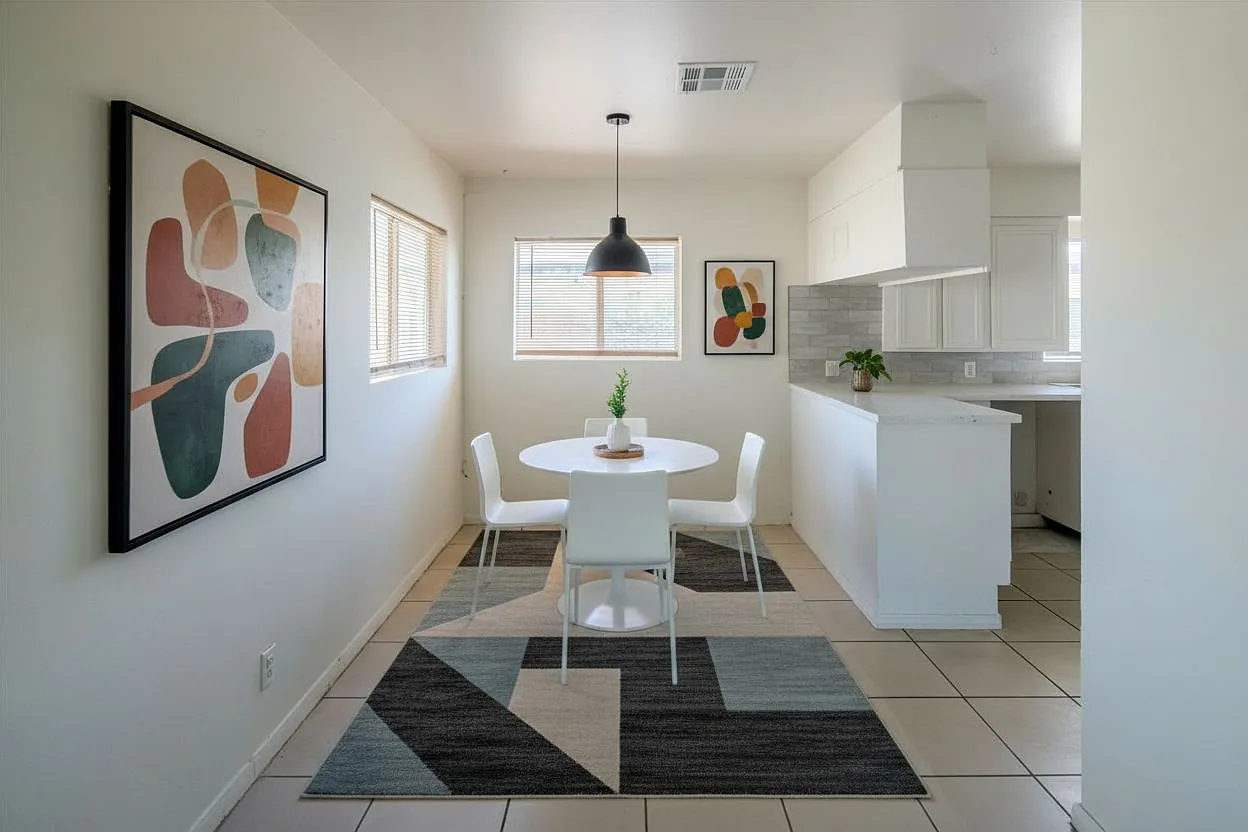3 bed, 1135 sqft, $2,495 — Photo 3