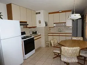 2003 Easy St photo 1