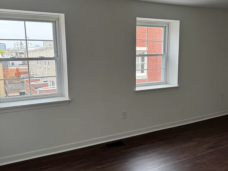 1806 Thames St — Photo 9