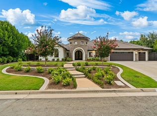 888 E Chelsea Dr, Fresno, CA 93720