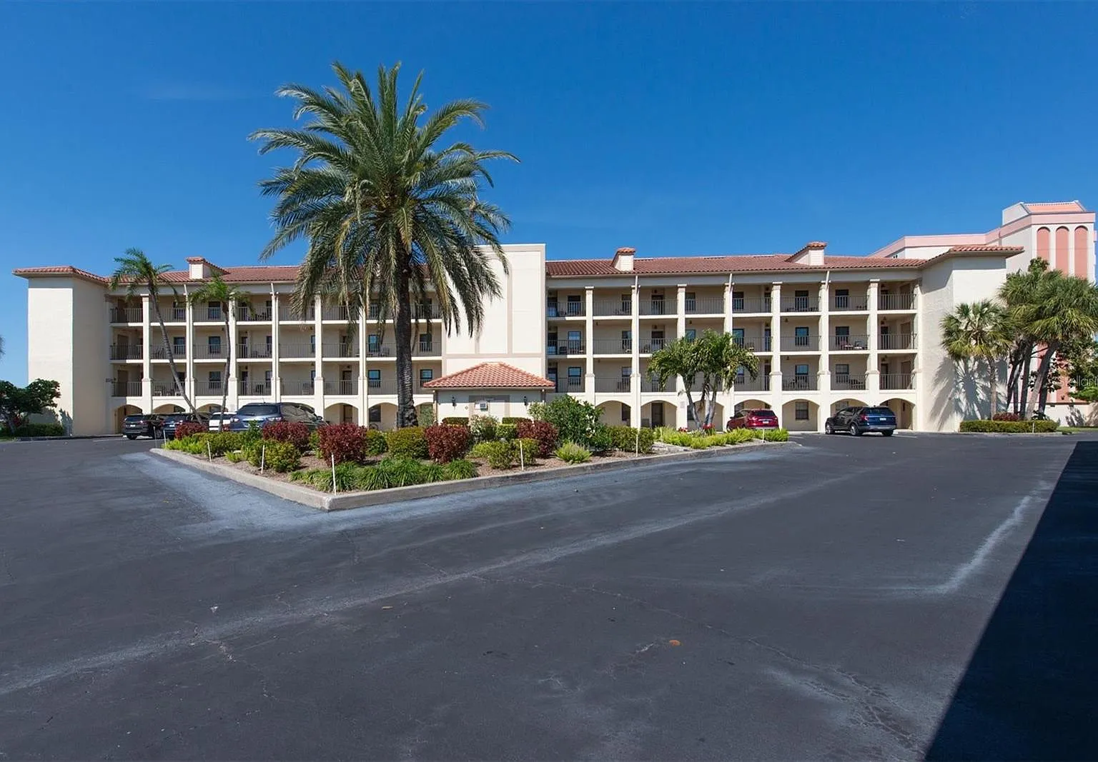 2 bed, 2.0 bath, 1410 sqft, $2,000 — Photo 3