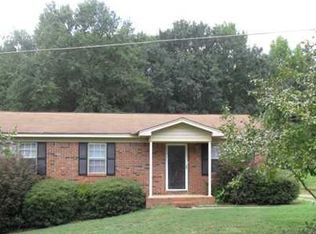 46 Rosewood Ln, Moundville, AL 35474