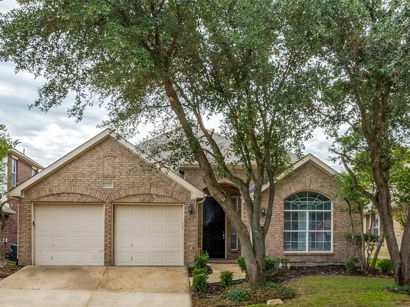 2443 Beachview Dr, Grand Prairie, TX 75054