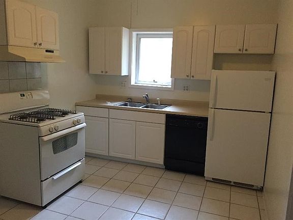 4th image of 355 S Garfield Ave