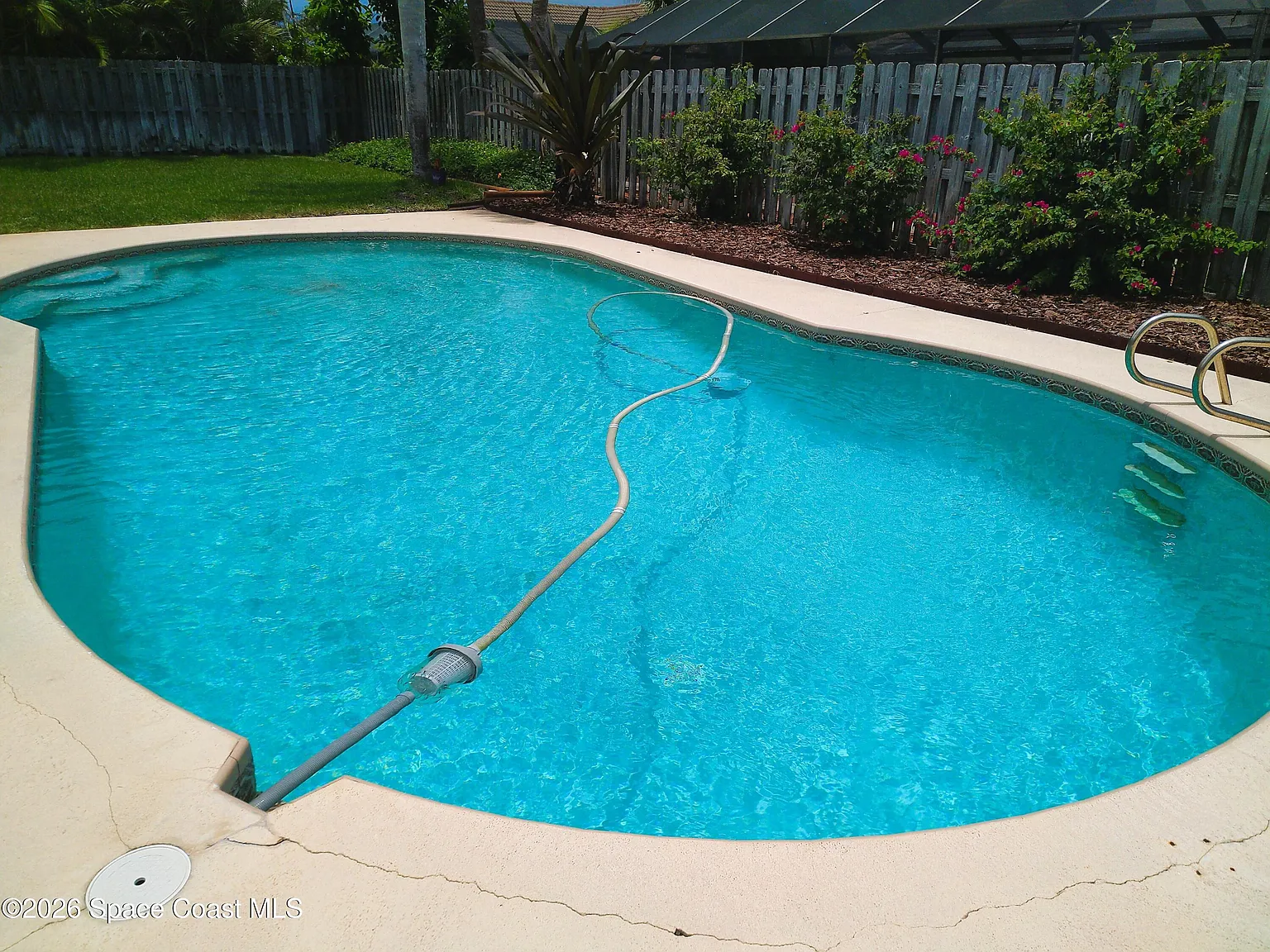 3 bed, 2.0 bath, 2044 sqft, $3,350 — Photo 3