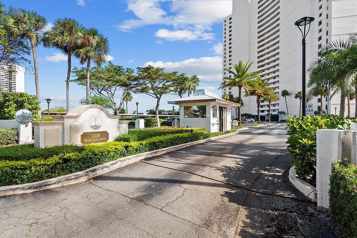 5200 N Flagler Dr — Photo 4