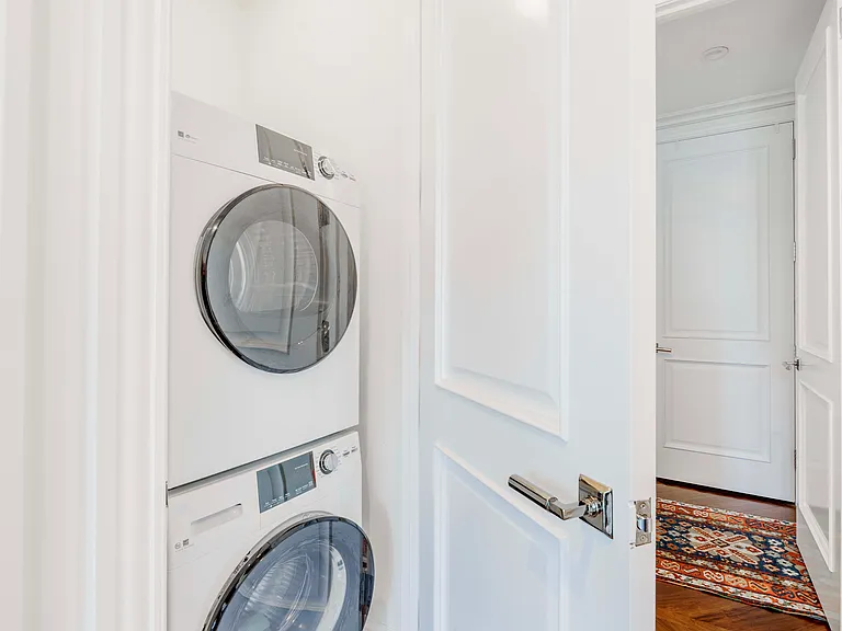351 E 51st St #Penthouse 4A — Photo 14