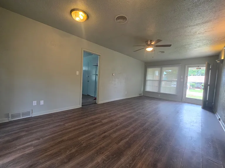 4909 N Pate Ave — Photo 10